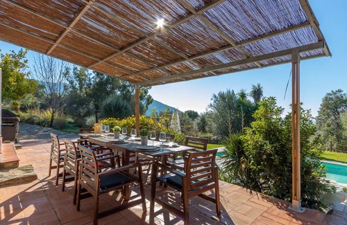 Roses Villa | Beautiful private villa with WIFI, private pool, TV, terrace, pets allowed, panoramic view, parking