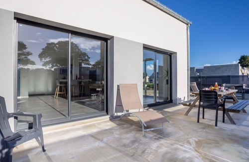 Bolleville House | Beautiful private villa for 10 guests with WIFI, TV, terrace, pets allowed and parking