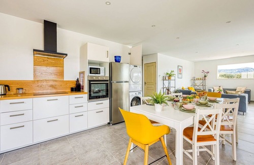 Goudargues House | Beautiful private villa for 8 guests with WIFI, private pool, A/C, TV, terrace and panoramic view