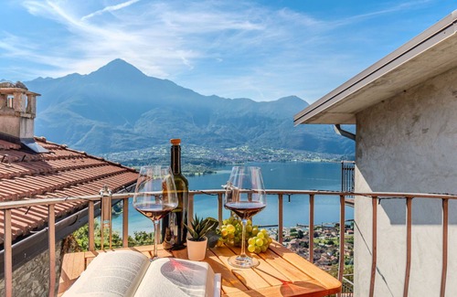 Montemezzo House | Beautiful private villa for 4 people with WIFI, terrace and panoramic view
