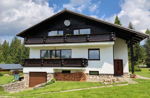 Harrachov House | Beautiful private villa for 12 guests with WIFI, TV, balcony, pets allowed and parking