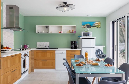 Locquirec House | Beautiful private villa for 4 people with hot tub, WIFI, TV, terrace, pets allowed and parking