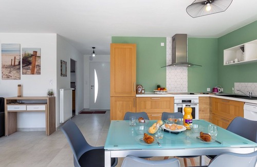 Locquirec House | Beautiful private villa for 4 people with hot tub, WIFI, TV, terrace, pets allowed and parking