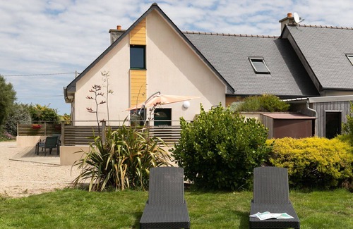 Guimaec House | Beautiful private villa for 6 guests with private pool, WIFI, TV, terrace, pets allowed and park.