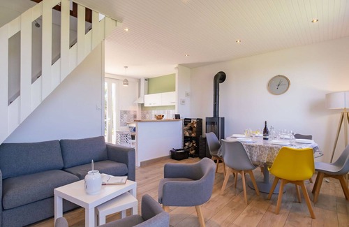 Kerlouan House | Beautiful private villa for 6 people with WIFI, TV, terrace and pets allowed