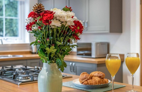 Drumnadrochit House | Beautiful private villa for 8 guests with WIFI, TV, patio, pets allowed and parking
