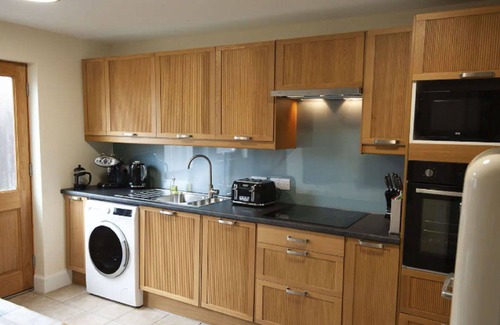 Drumnadrochit House | Beautiful private villa for 6 guests with WIFI, TV and patio
