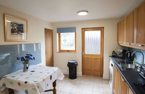 Drumnadrochit House | Beautiful private villa for 6 guests with WIFI, TV and patio