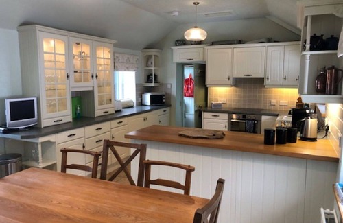 East Lewiston Villa | Beautiful private villa with WIFI, TV, terrace, pets allowed, panoramic view and parking