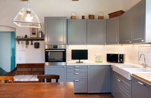 Vicchio Villa | Beautiful private villa for 10 guests with TV, pets allowed, panoramic view and parking