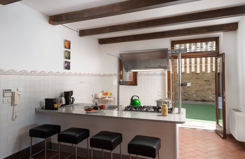 Subbiano Villa | Beautiful private villa with private pool, A/C, hot tub, WIFI, TV, terrace, parking, close to Arezzo