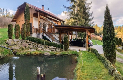 Berg bei Rohrbach House | Beautiful private villa with WIFI, hot tub, TV, terrace, pets allowed, panoramic view and parking