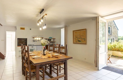 Bourg-Blanc House | Beautiful private villa for 8 guests with WIFI, pool, terrace, pets allowed and parking
