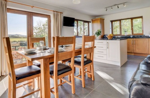 Aberdaron House | Beautiful private villa for 6 people with WIFI, TV, patio, panoramic view and parking