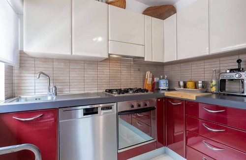 Portobello House | Beautiful private villa for 6 guests with A/C, WIFI, TV, patio and pets allowed