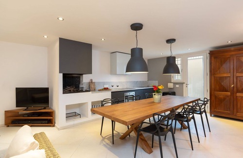 Camaiore Villa | Beautiful private villa with WIFI, sauna, private pool, hot tub, A/C, TV, patio, close to Viareggio