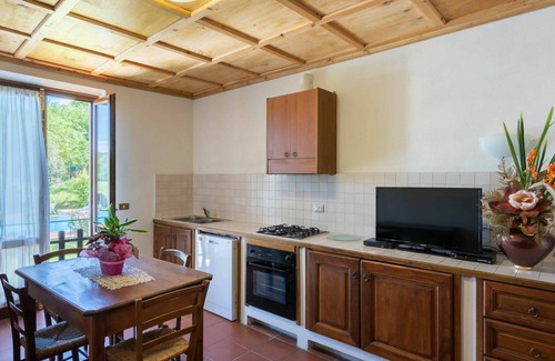Ponte Buriano Villa | Beautiful private villa for 25 people with WIFI, private pool, TV, patio, pets allowed and parking
