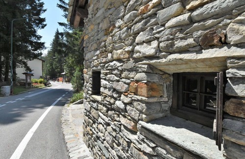 Madesimo House | Beautiful private villa for 8 guests with WIFI, hot tub, TV, terrace, pets allowed and parking