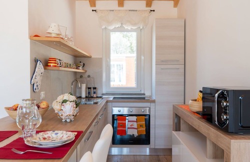 Vetralla House | Beautiful private villa for 3 people with pool, WIFI, A/C, TV, pets allowed and panoramic view