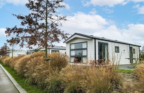 Nunspeet House | Beautiful private villa for 4 guests with pool, WIFI, TV, terrace and parking