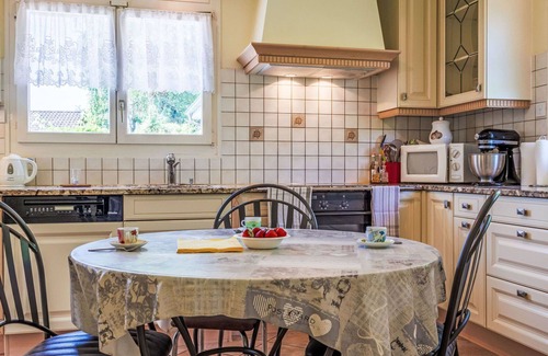 Genthod Villa | Beautiful private villa for 8 people with WIFI, private pool, TV, terrace and pets allowed