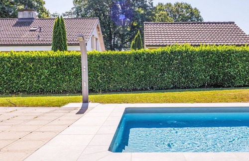 Genthod Villa | Beautiful private villa for 8 people with WIFI, private pool, TV, terrace and pets allowed