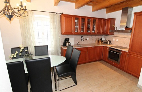 Sonov Villa | Beautiful private villa for 6 guests with WIFI, private pool, TV and terrace