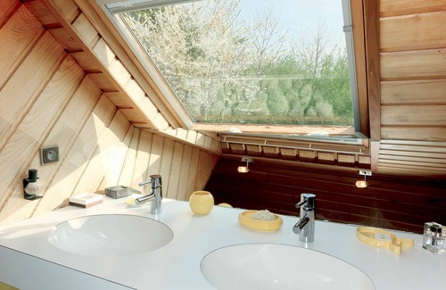 Plestin-les-Greves Villa | Beautiful private villa for 6 people with WIFI, TV, terrace, pets allowed and parking