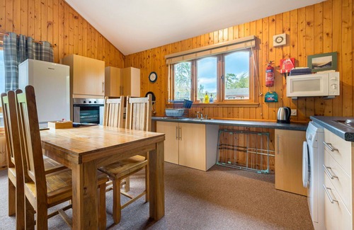 Glen Urquhart House | Beautiful private villa for 6 guests with WIFI and TV