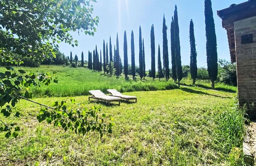 Bollano House | Beautiful private villa with A/C, private pool, WIFI, TV, patio, pets allowed and panoramic view