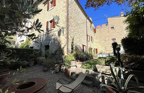 Cortona Old Town House | Beautiful private villa for 4 guests with A/C, WIFI
