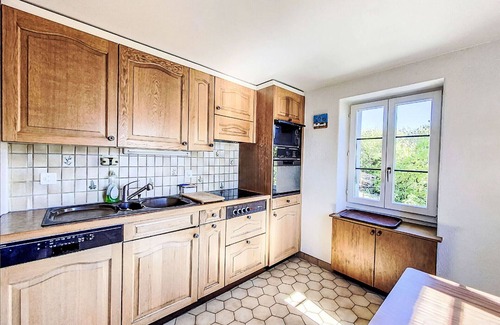 Lens House | Beautiful private villa for 10 guests with WIFI, TV, balcony and panoramic view