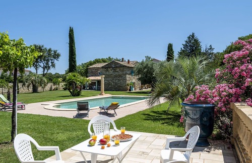 Mons House | Beautiful private villa for 7 guests with pool, A/C, WIFI, TV and patio