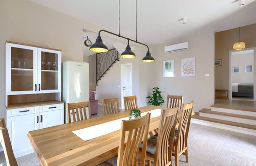 Nova Vas House | Beautiful private villa for 12 guests with WIFI, A/C, private pool, TV, terrace and parking