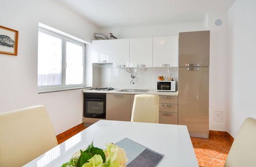 Polaca House | Beautiful private villa for 6 people with A/C, WIFI, private pool, TV, balcony and parking