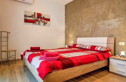 Pobri House | Beautiful private villa for 16 guests with A/C, hot tub, WIFI, private pool, TV, terrace and par...