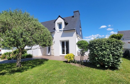 Erdeven House | Beautiful private villa for 8 guests with WIFI, TV, terrace, pets allowed and parking
