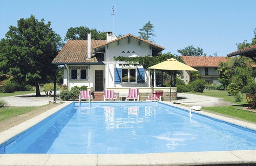 Saint-Julien-en-Born Villa | Beautiful private villa for 10 people with WIFI, private pool, TV, terrace and pets allowed