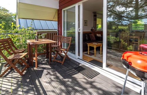 Fivelanes House | Beautiful private villa for 4 guests with hot tub, WIFI, TV and patio