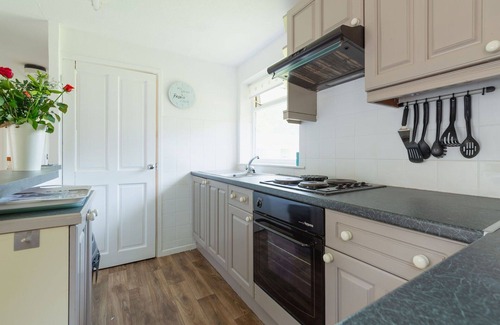 Liskeard House | Beautiful private villa for 8 people with WIFI, TV and patio