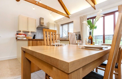 Carnon Downs House | Beautiful private villa for 4 guests with pool, WIFI, TV, patio and pets allowed