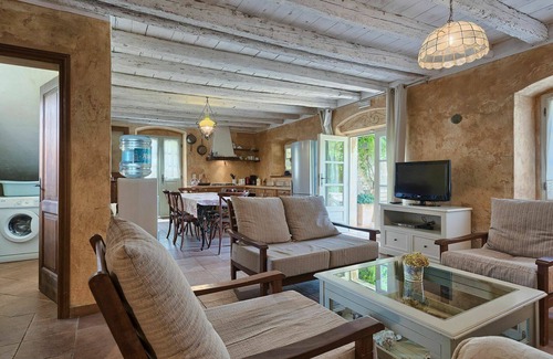 Gajana Villa | Beautiful private villa with private pool, WIFI, TV, terrace, pets allowed, panoramic view, parking