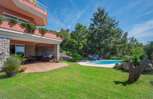 Zurkovo Villa | Beautiful private villa for 8 people with A/C, WIFI, private pool, TV, terrace and pets allowed