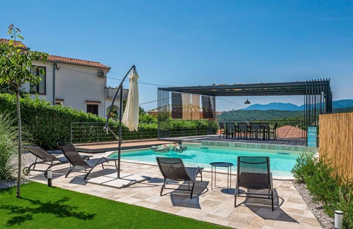Viskovo House | Beautiful private villa with private pool, WIFI, A/C, TV, terrace, panoramic view and parking