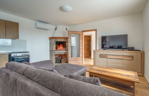 Viskovo House | Beautiful private villa for 10 guests with A/C, WIFI, private pool, TV, terrace and parking