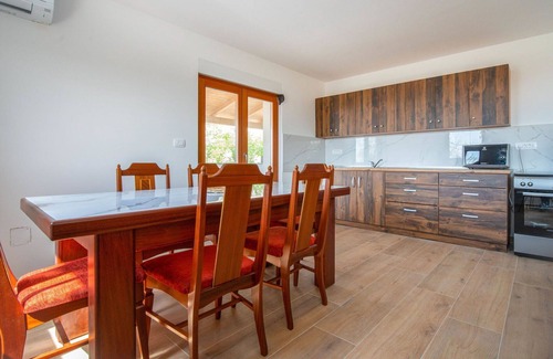 Viskovo House | Beautiful private villa for 10 guests with A/C, WIFI, private pool, TV, terrace and parking