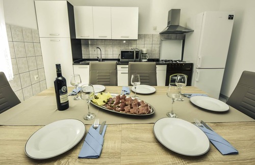 Pridraga House | Beautiful private villa for 5 guests with WIFI, A/C, TV, terrace and parking