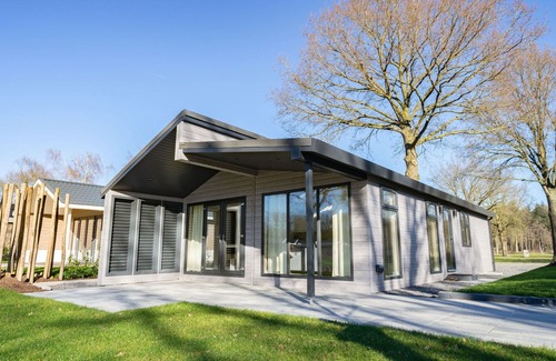 Biddinghuizen House | Beautiful private villa for 6 guests with WIFI, pool, TV and terrace