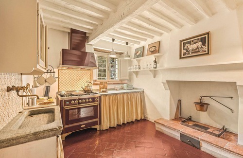 Lucca Villa | Beautiful private villa with WIFI, A/C, private pool, TV, veranda and panoramic view, close to L.