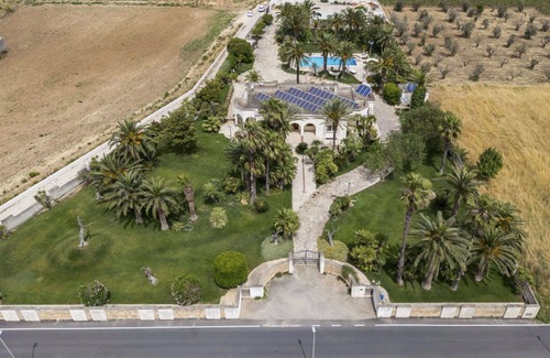 Nardo Villa | Beautiful private villa with A/C, hot tub, WIFI, private pool, TV, patio and pets allowed